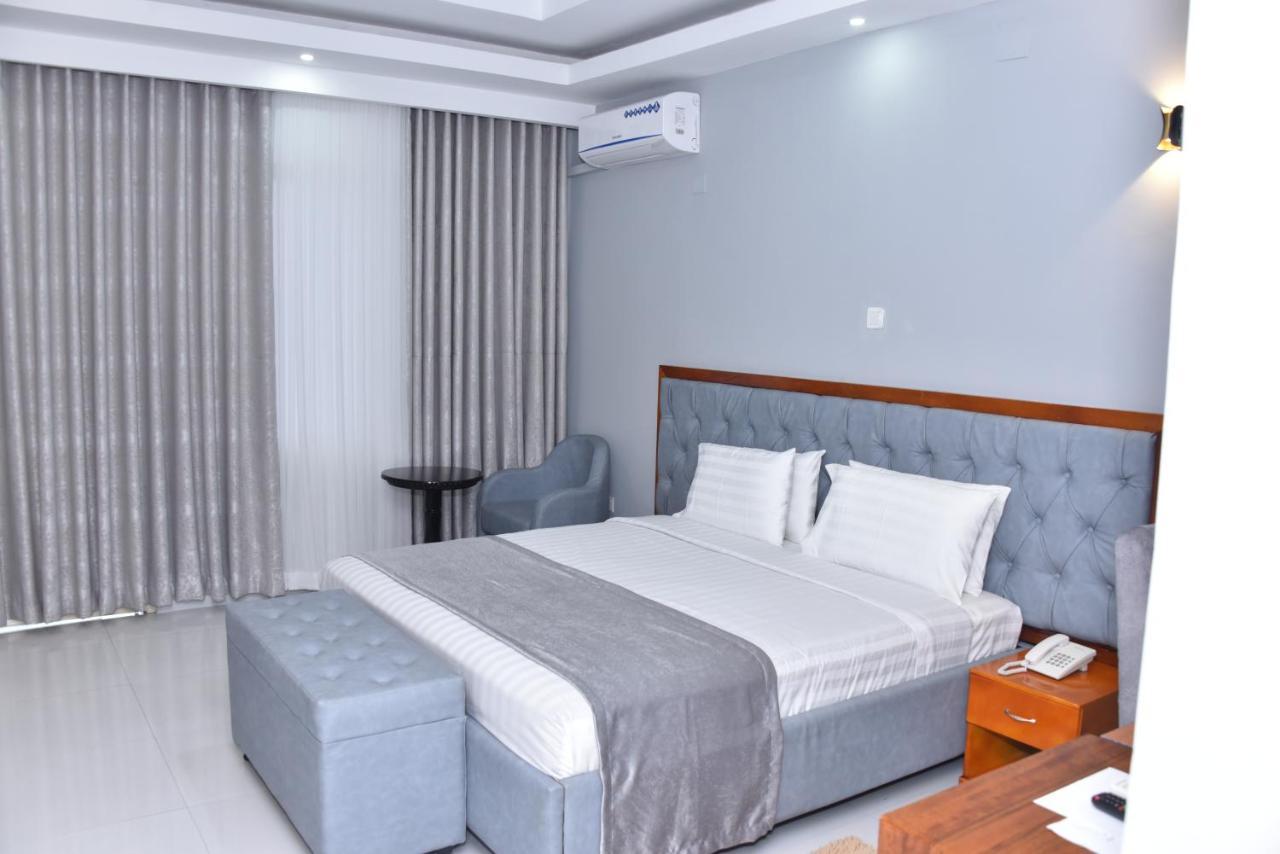 King'S Conference Centre Hotell Bujumbura Exteriör bild