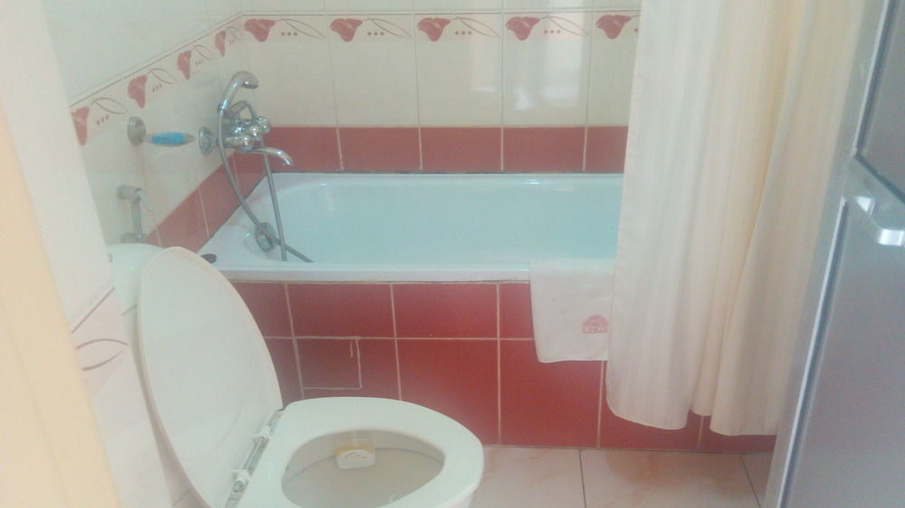 King'S Conference Centre Hotell Bujumbura Exteriör bild